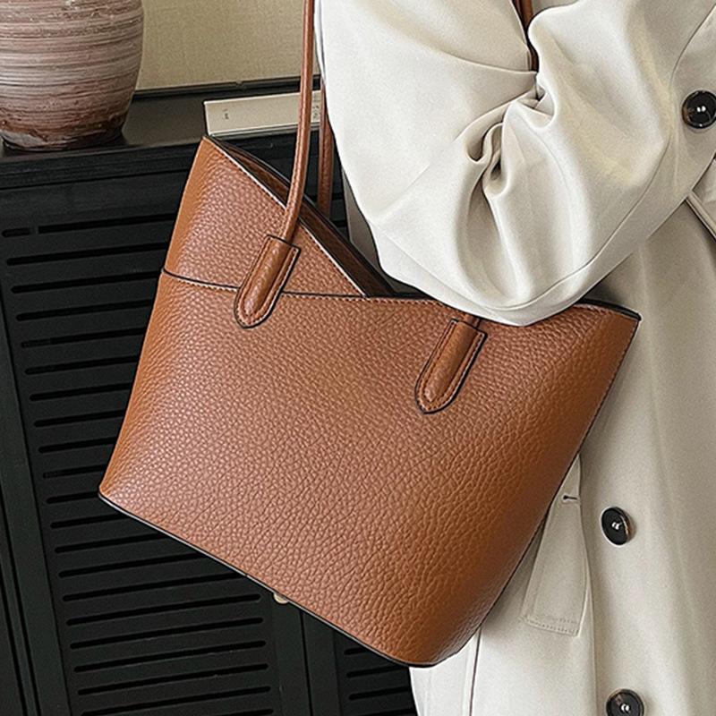 Large-capacity Tote Bag - A High-end Style Backpack Suitable for School or Commuting, with A Single Shoulder Strap.