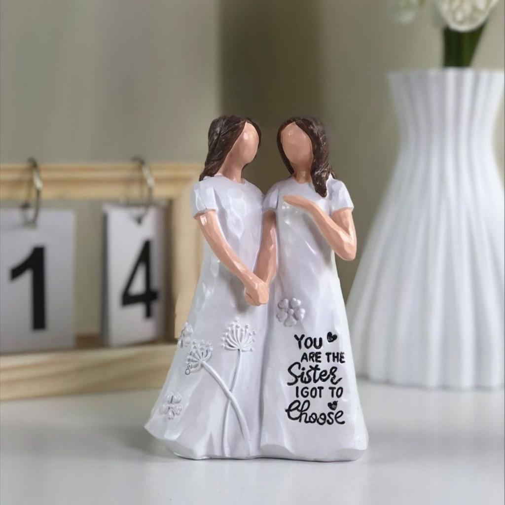 Creative Best Friend Hand-holding Sister Friendship Resin Figurine for Home, Living Room, Desk, Bedroom Decoration.
