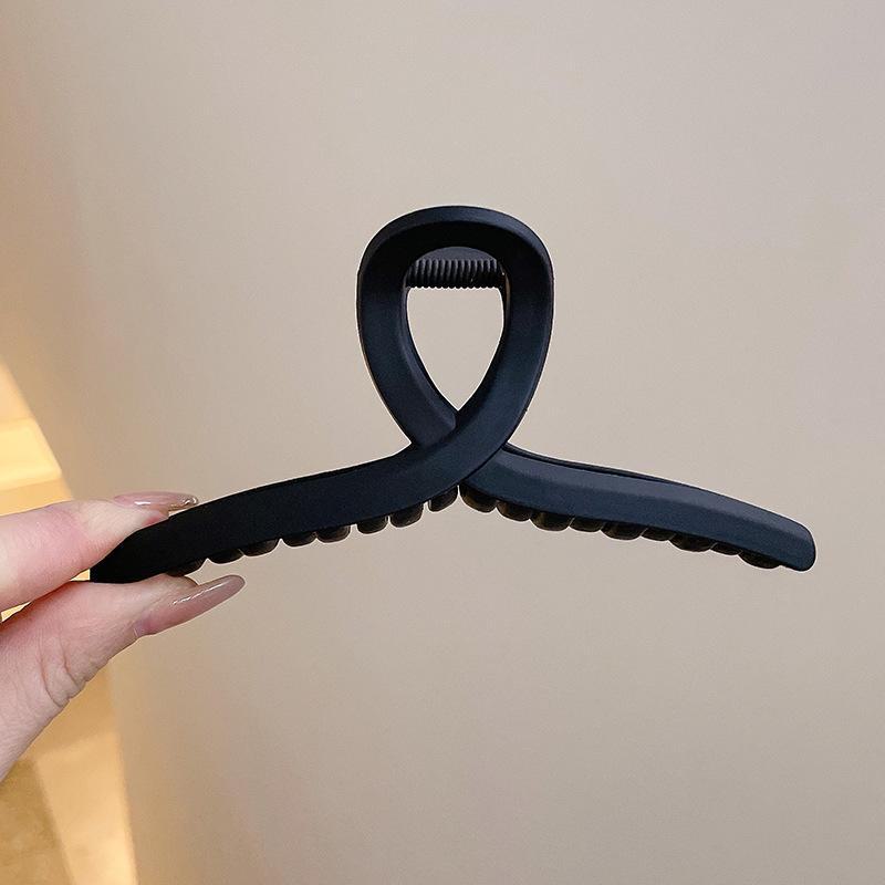 Versatile Milk Coffee Hair Clip: Large, Simple Shark Design for Women