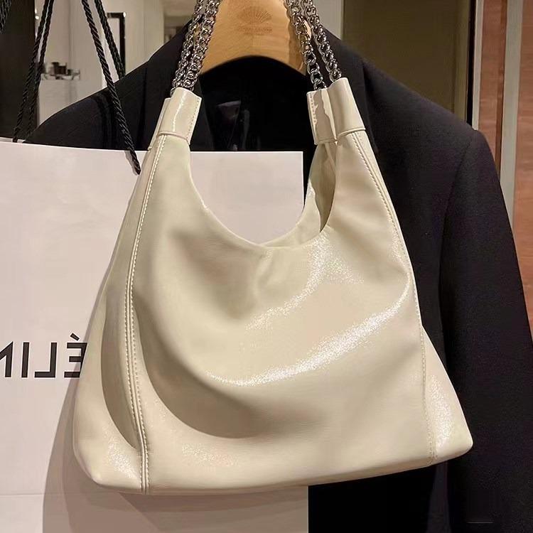 

2025 Large Capacity College Style PU Tote Bag with Chain Shoulder Strap чорний