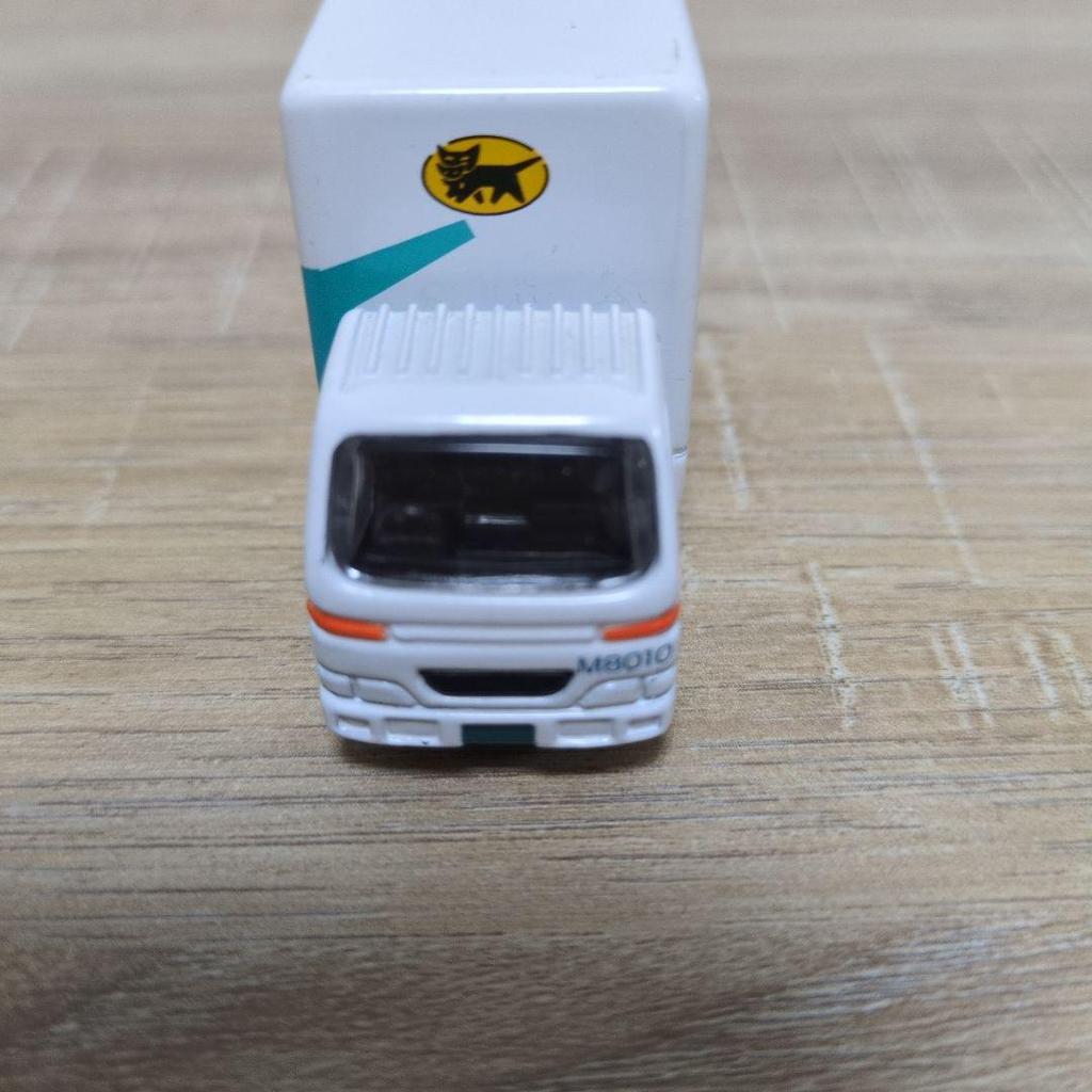 [Not for sale] Yamato Transport Delivery Truck Mini Car M8010 Tomica Size