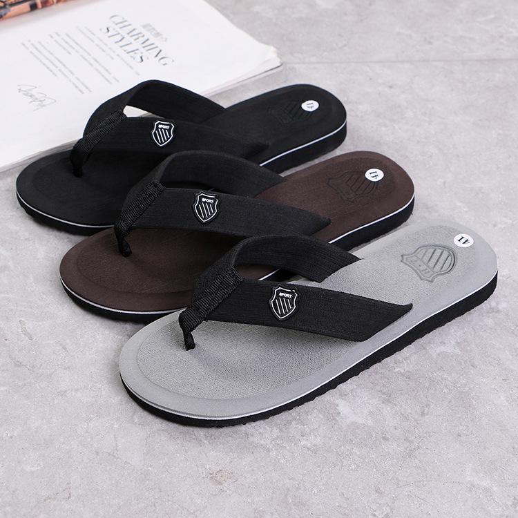 2022 Trendy Wood Grain Letter Flip-Flops: Fashionable Men's Summer Style