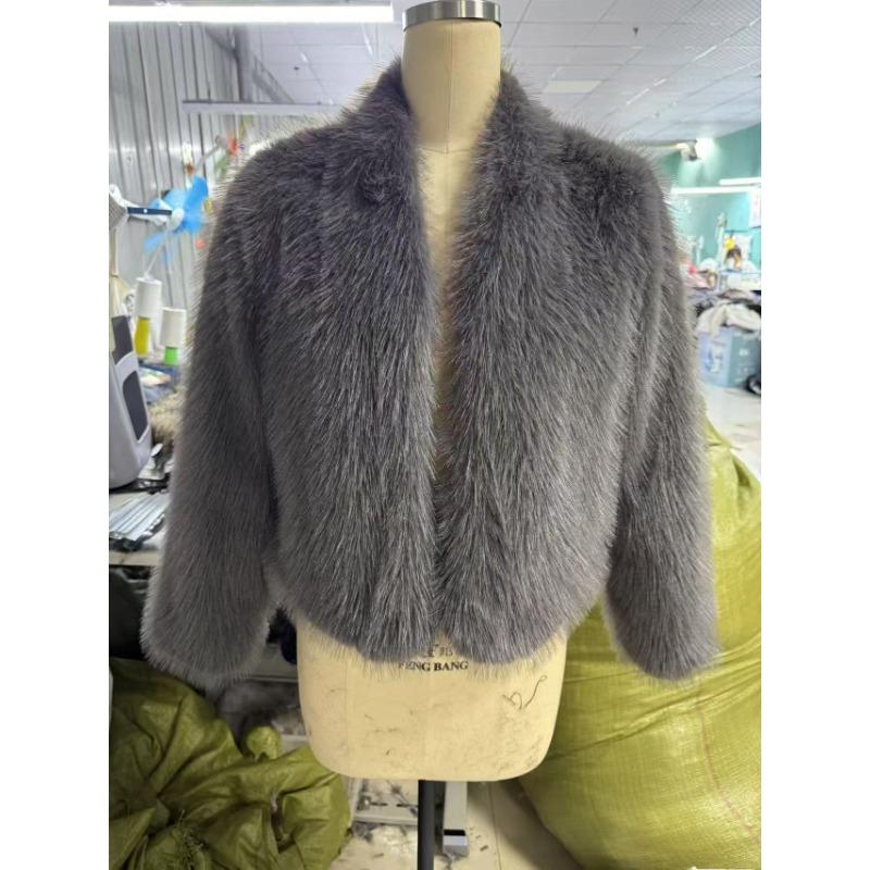 Krótki modny płaszcz z sztucznego futra z dekoltem w serek, lis, puszysty plusz, odzież damska