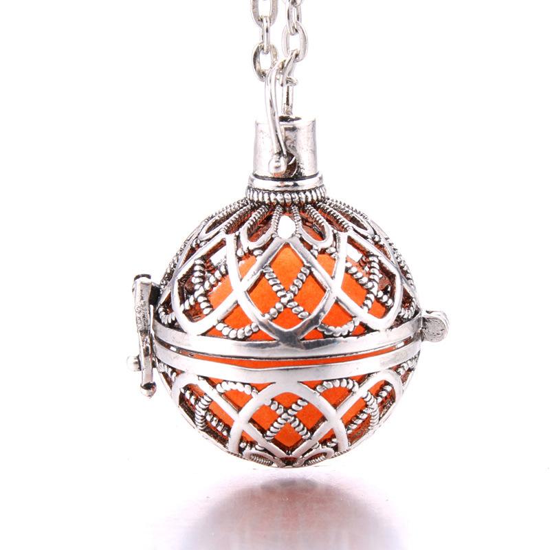 Hot-selling Aromatherapy Ancient Silver Style Cage Type Hollow Necklace Essential Oil Diffuser Perfume Box Ancient Hanfu Accessories