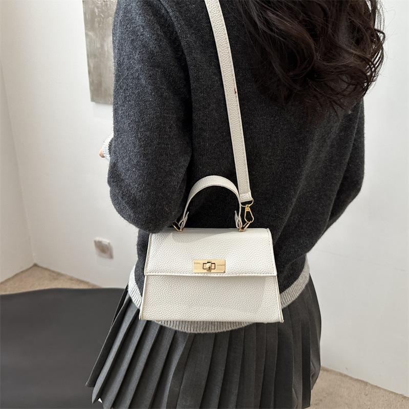 Bag Women's Bag New Summer 2025 Fashion Messenger Simple Commuter Bag Tide Korean Version Simple Shoulder Popular Bag