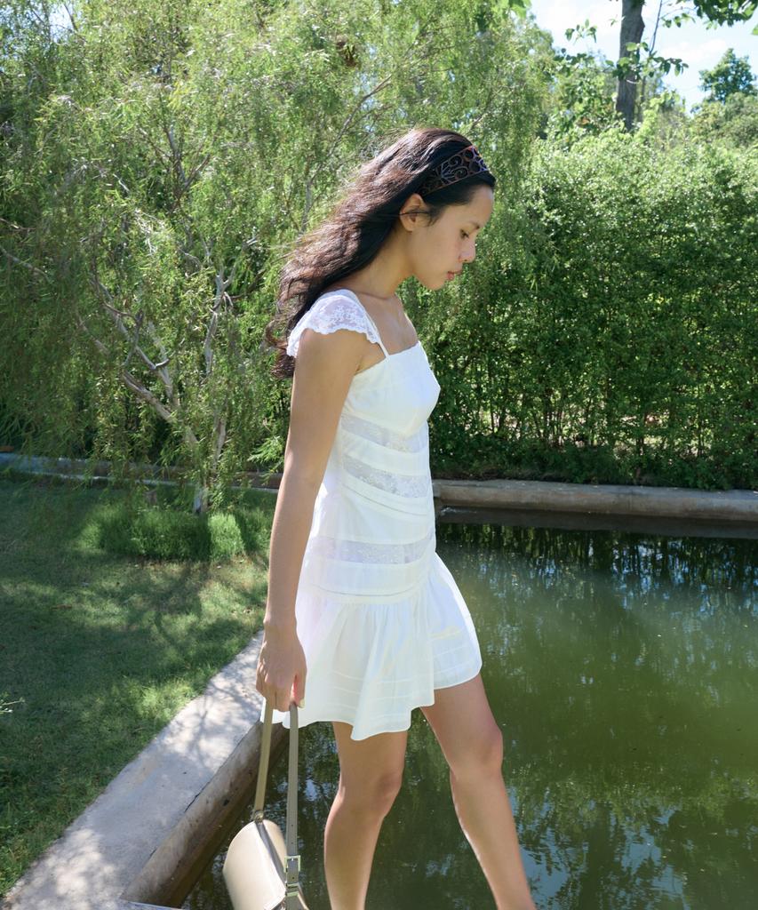 Ratsyu Sassy Dress White