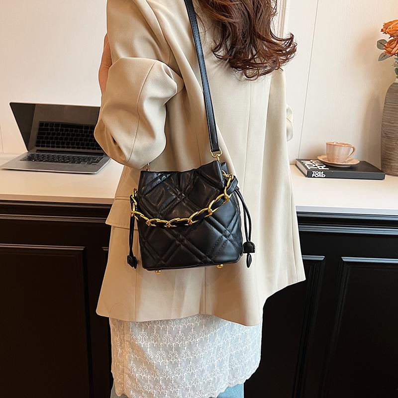 Bucket Bag, Women's Handbag, Work Bag, Carrying Chain, Shoulder Bag, Crossbody Bag, Exquisite and Versatile,  New Model