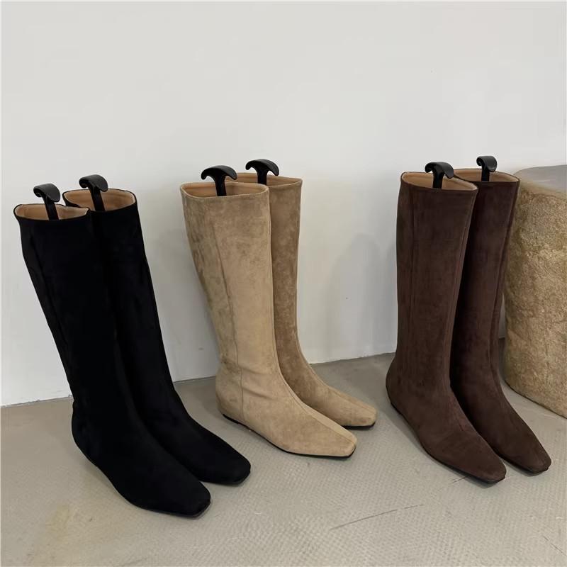 Botki na koturnie z zamszu z kwadratowym noskiem dla kobiet 2025 jesień i zima nowe modele ale kozaki do kolana wersja koreańska modne botki z cholewką dla w
