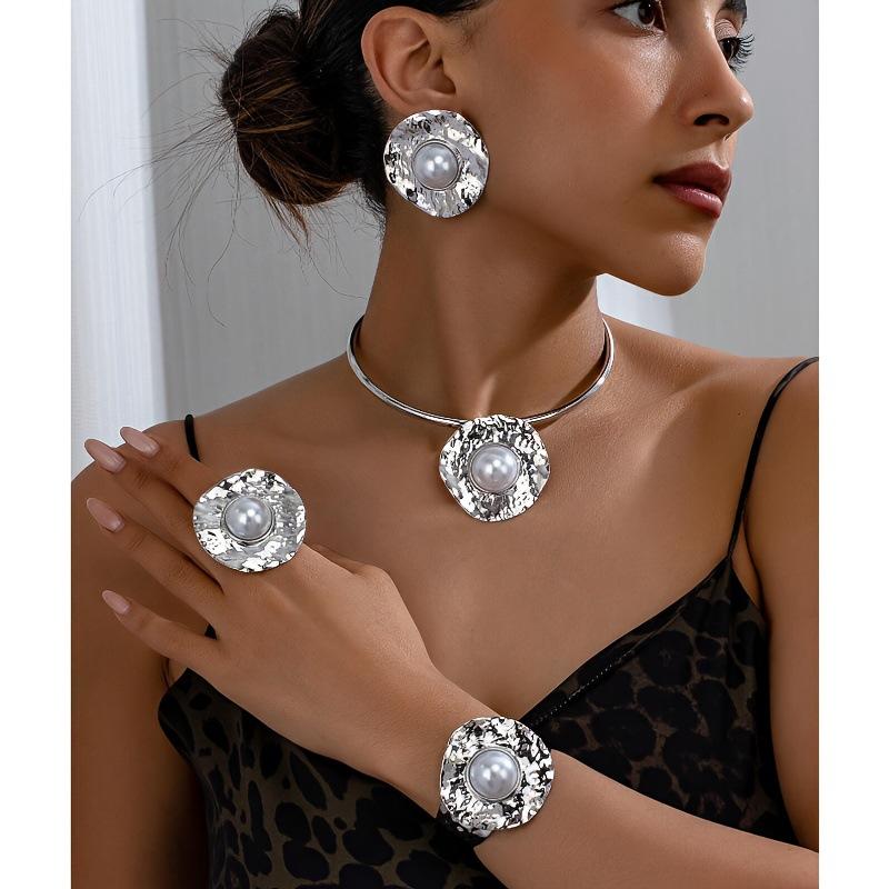 Exclusive geometric round open ring bracelet stud earrings collar set