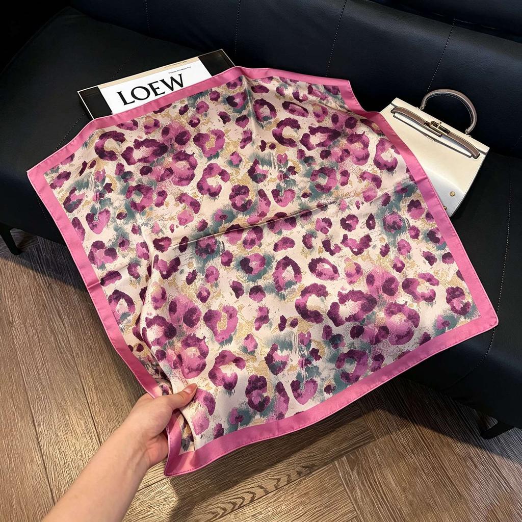 New old money wind chain neck scarf women's commuting versatile soft silk scarf neck protection shawl outer scarf