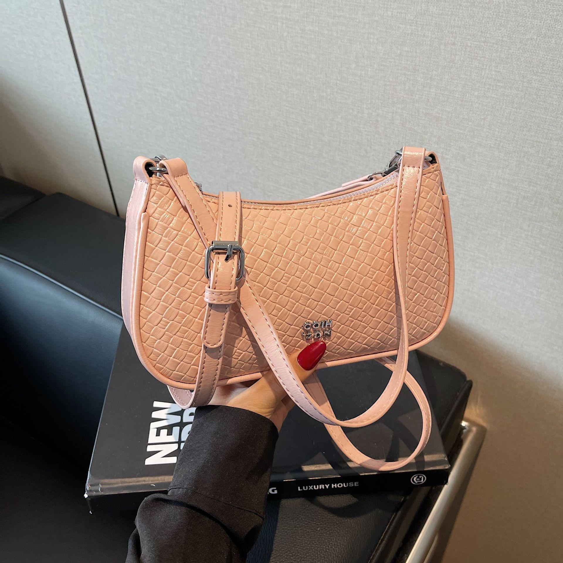 

Bag Ladies Fashion 2025 New Woven One Shoulder Portable Underarm Bag Popular European and American Bag Manufacturers Wholesale розовый