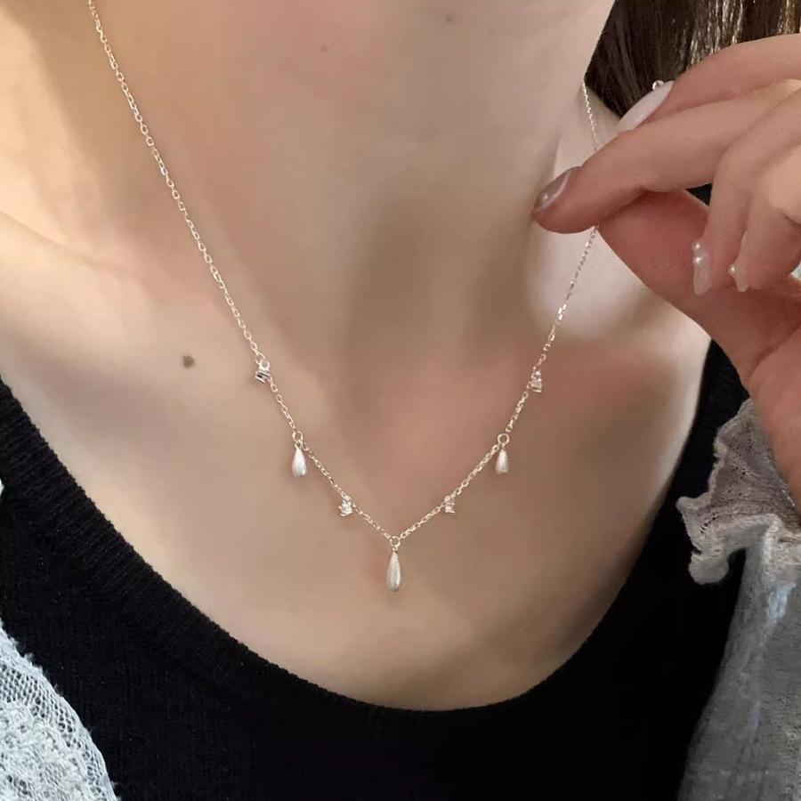 Simple brushed water drop zircon necklace gentle temperament collarbone chain niche versatile neck chain tide