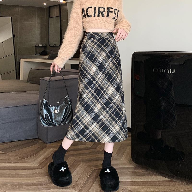 Plus Size Women s Plaid Woolen A-line High Waist Midi Skirt with Slit for Autumn/Winter S чёрный