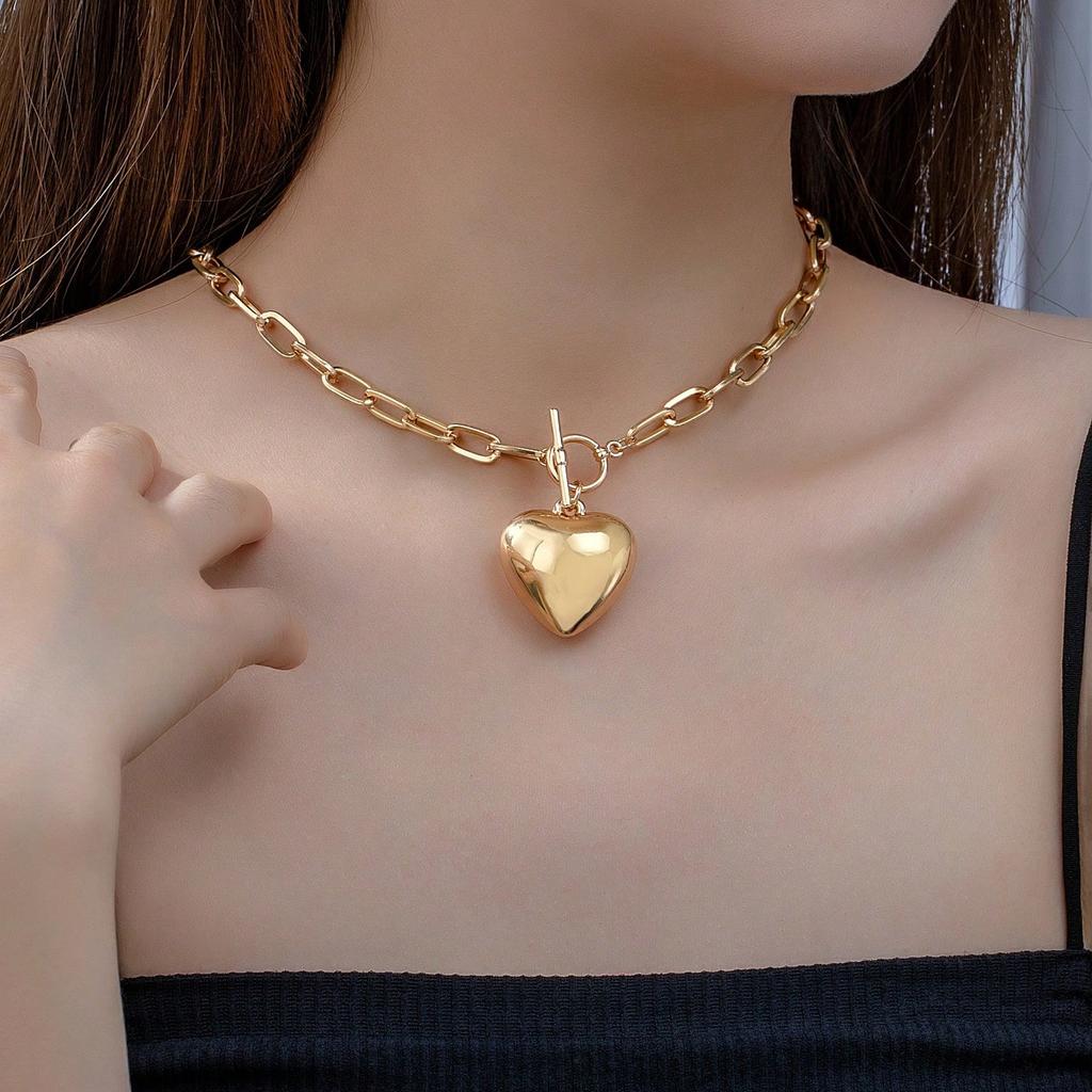 Women's Pendant Necklace, Fashionable and Simple Style, Large Heart-Shaped Pendant, Ot Clasp Necklace Jewelry Gift, Suitable for Women, Valenti