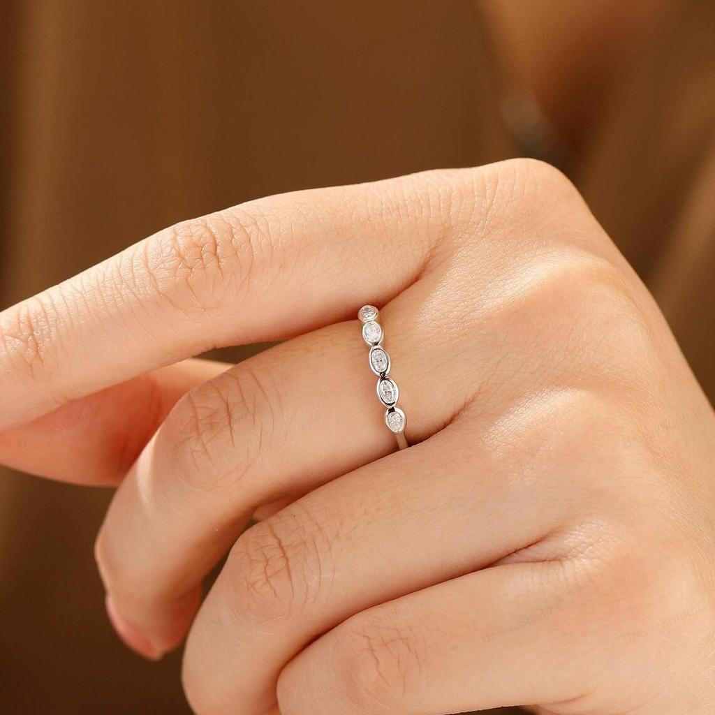 Yinyi Yuan S925 Sterling Silver Oval Rhinestone Luxury Ring - Elegant European & American Style Stacking Ring for Women