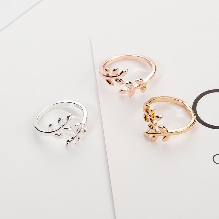 Korean Silver-Plated Laurel Leaf Jewelry Set: Hypoallergenic Ring and Bracelet for Ladies