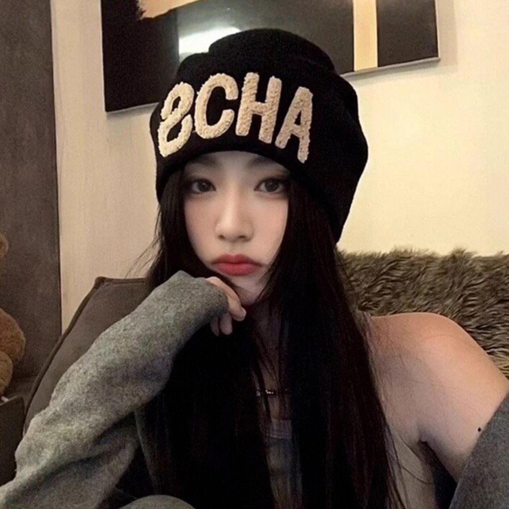 Korean version of Xiaoxiangfeng embroidered letter stack hat children's season warm knitted hat big head circumference showing face small cold hat