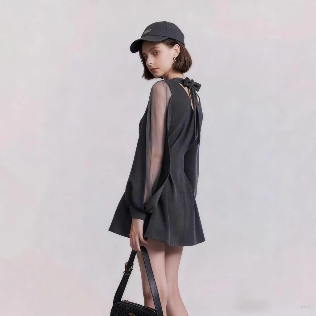 Petite figurbetontes langes Kleid mit Taillengürtel und langen Ärmeln für Damen