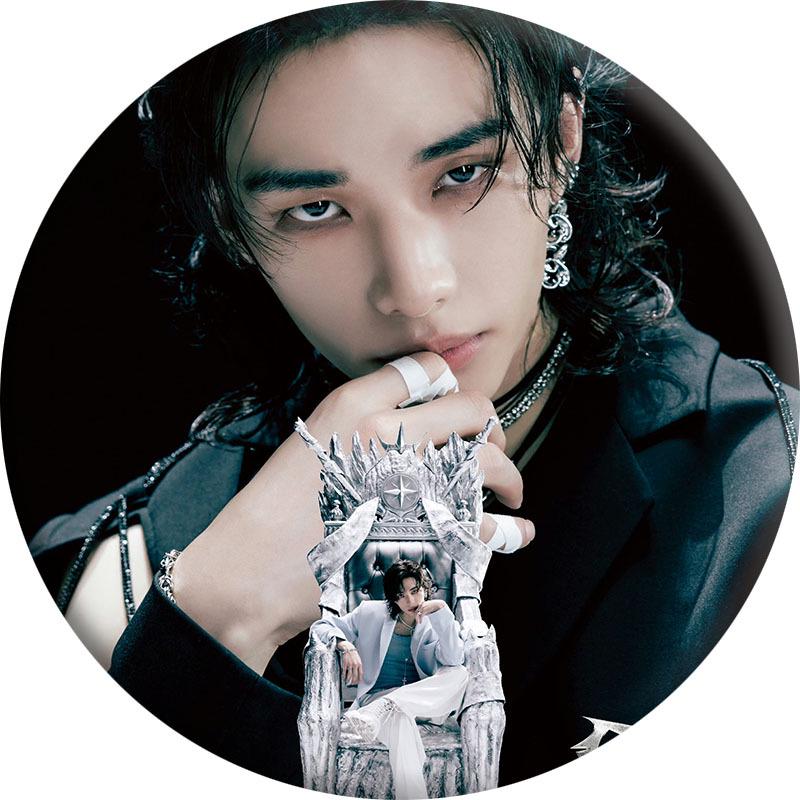 Брелок-зеркальце-значок  GIANT  от Stray Kids Badge