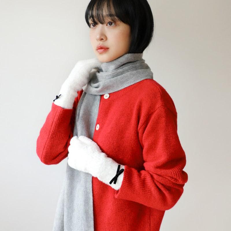 GOCORI FUZZY RIBBON FINGER Hole GLOVES - WHITE