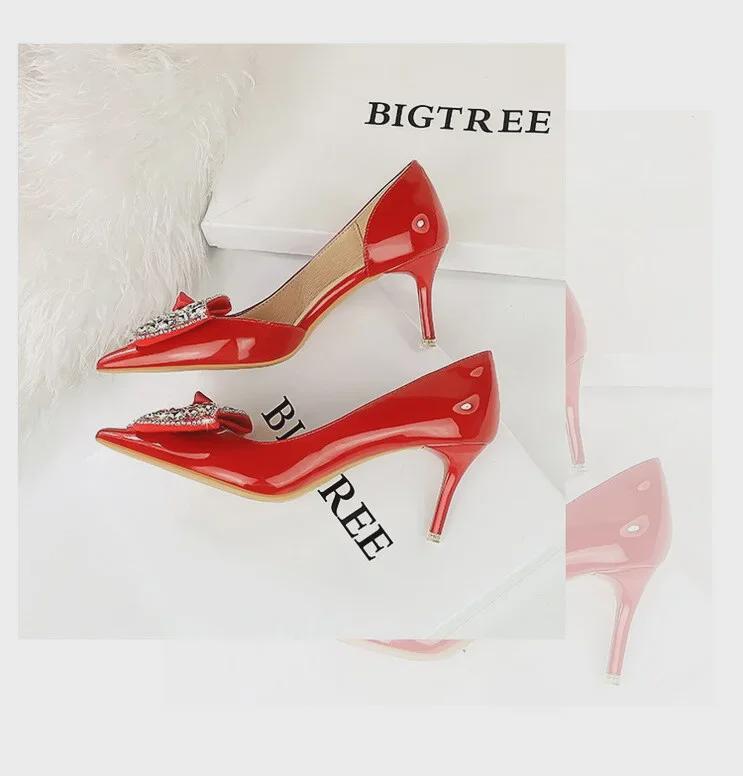 Spitze Stilettos im koreanischen Stil – Lackleder mit Strass-Schleifendesign