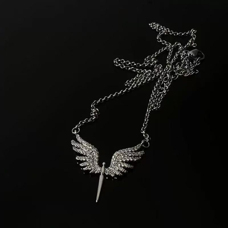 Silver Rhinestone Angel Wing Necklace Dainty Sparkly Wing Pendant Boho Spiritual Jewelry белый