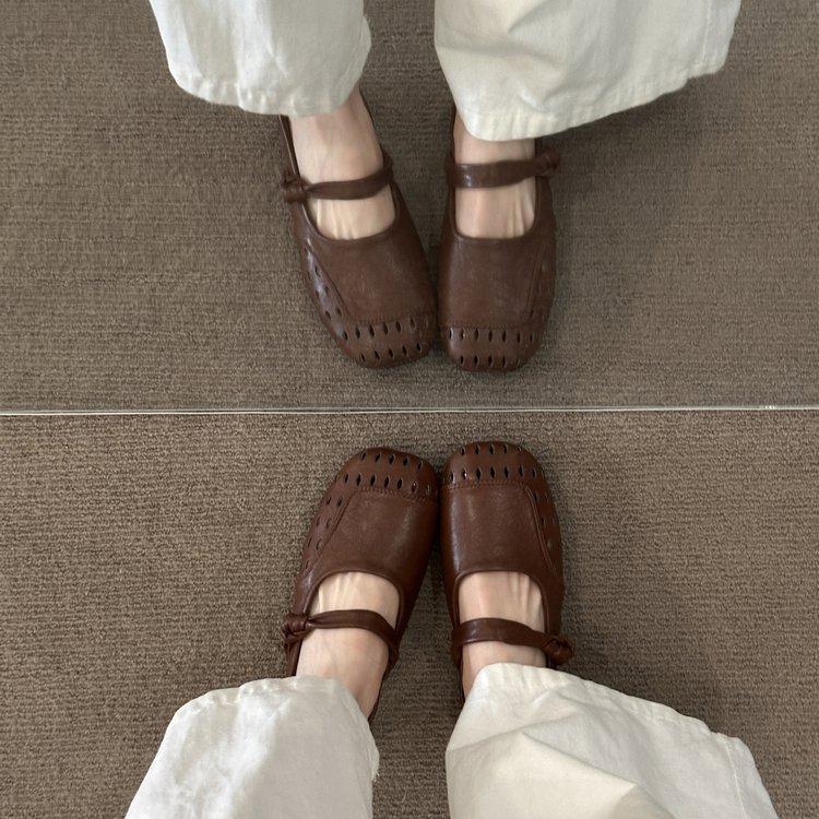 Soft-soled Mary Jane sandals women's 2025 summer shallow mouth hollow hole ballet flats French small single shoes tide