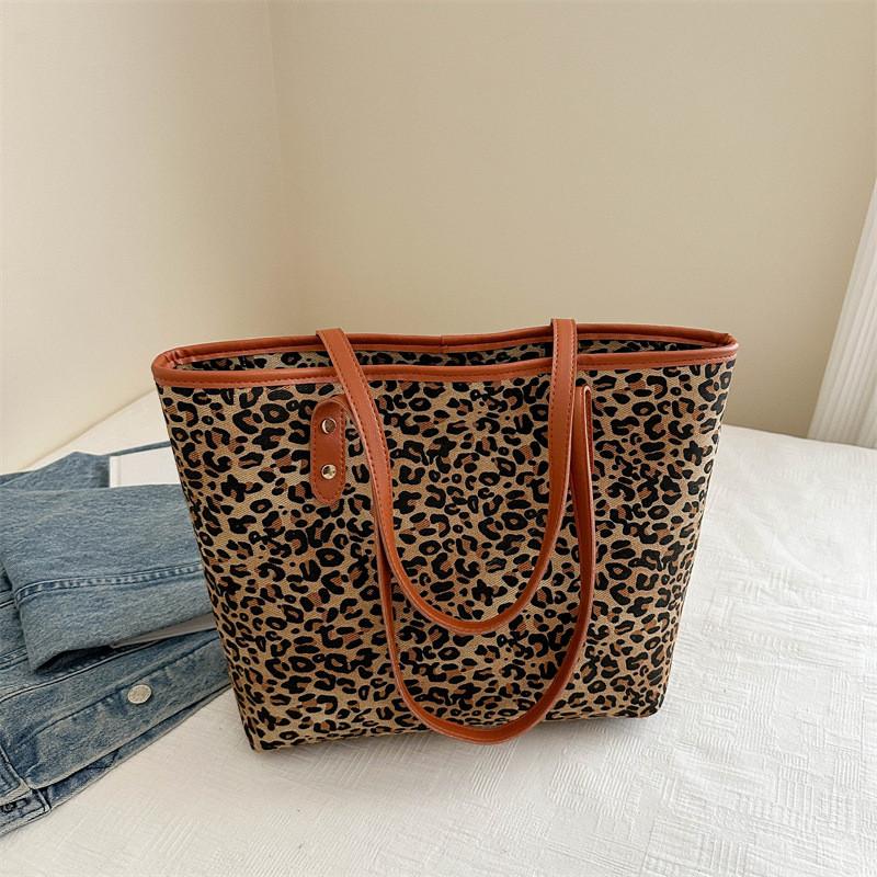 Vintage Fashion Leopard Print Tote Bag Stylish And Trendy Design For Fall 2024