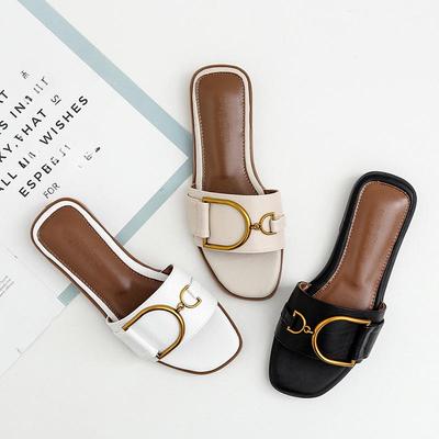 "2024 Schicke Damen Sommersandalen": Modische flache Zehensandalen für den Außenbereich"