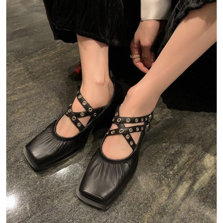 

Temperament gun color Mary Jane women s shoes four seasons commuting new square head thick heel shoes niche rivets soft and comfortable single shoes 35 чёрный