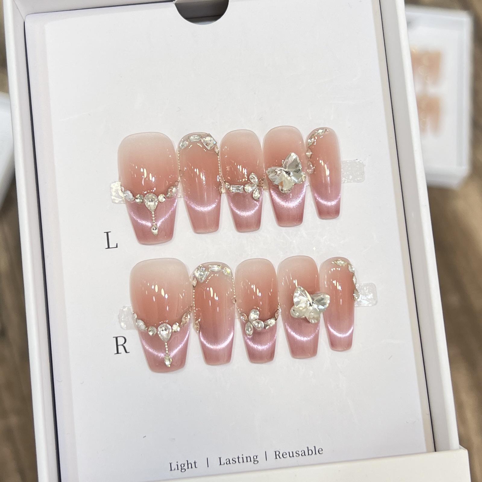 

Daireisen Luxury Purple Zircon Beaded Butterfly Cat Eye French Nail Art Medium M