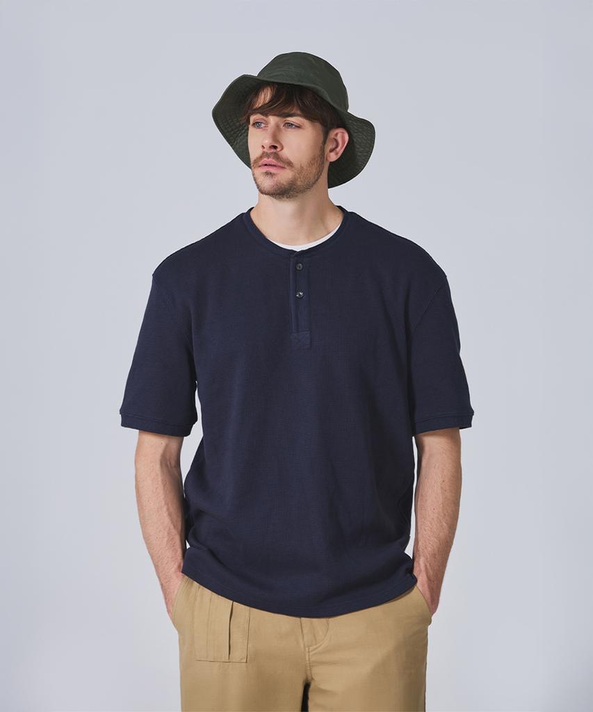 Geonjiulleunseu Waffle Henley Neck Short Sleeve T-Shirt Collection
