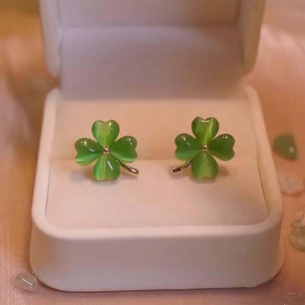 Fashionable Small Cats Eye Stone Clovers Earrings Trendy Exquisite Craftsmanship Ear Studs Accessories for Daily Wear