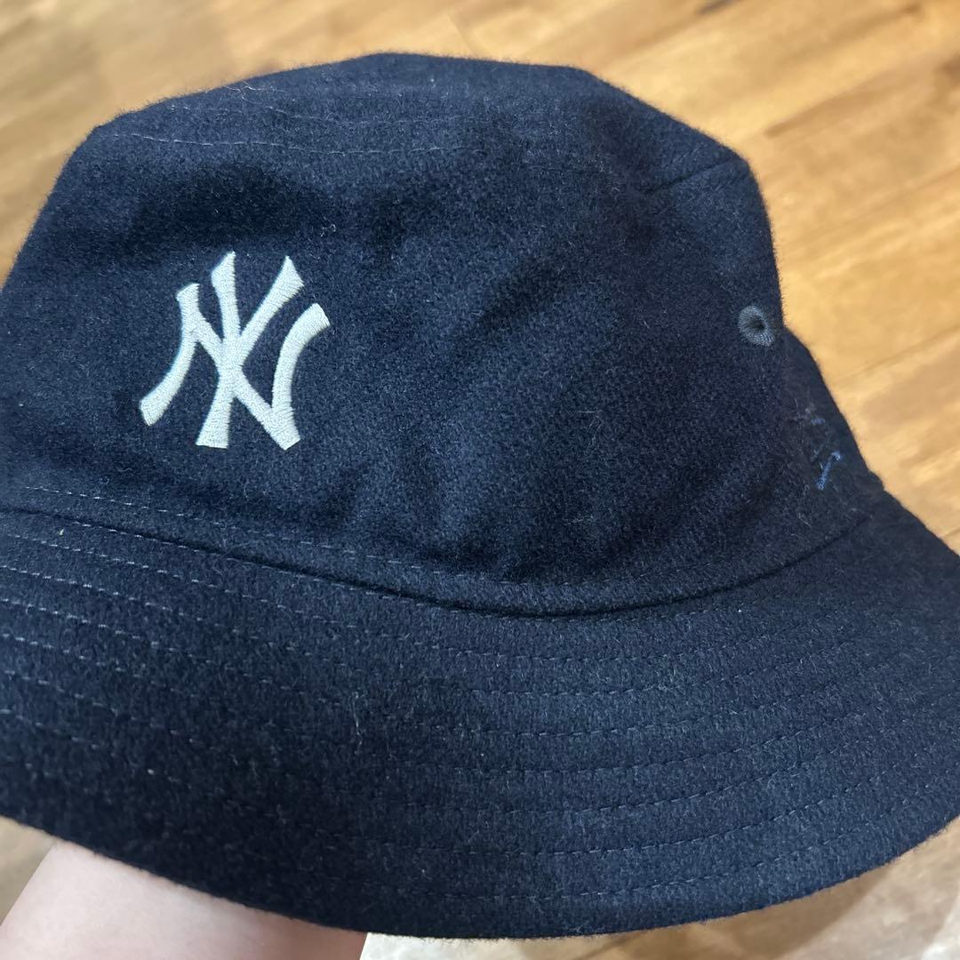 Used New Era New York Yankees bucket hat