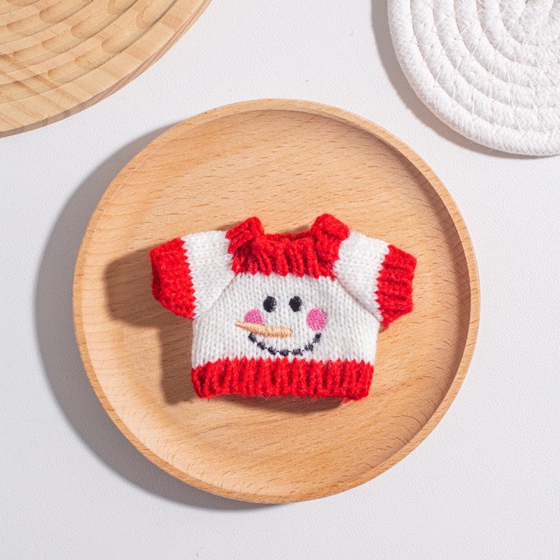 Labubu Christmas Sweater & Accessories Set for All Generations Keychain