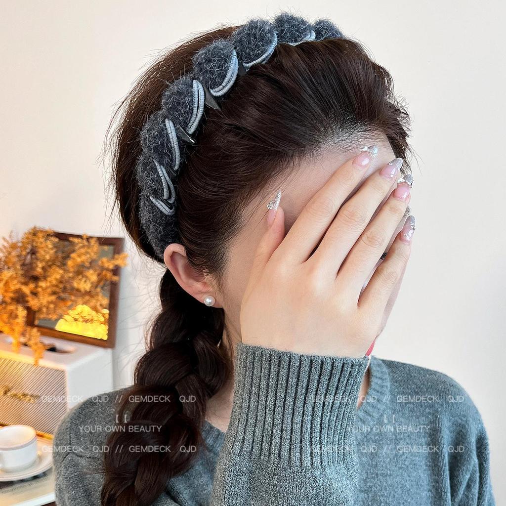 Women's Retro Plush Toothed Headband for Autumn/Winter - High-End Style, Ideal for High Skull Tops, Hair Clip Accessory