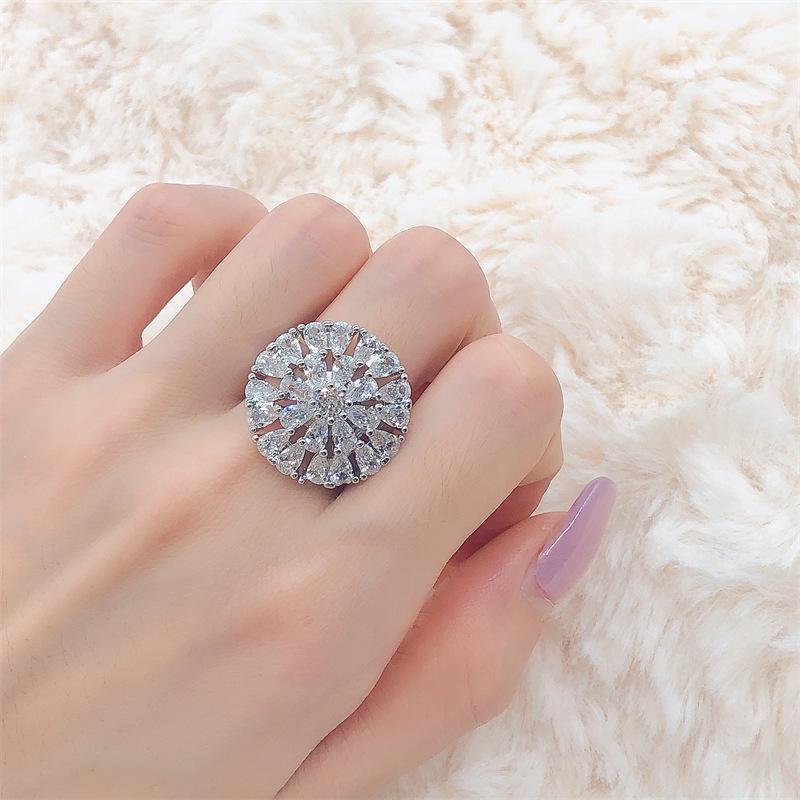 Women s Luxurious Zirconia Snowflake Ring - Elegant, Shiny, and Versatile Design Adjustable