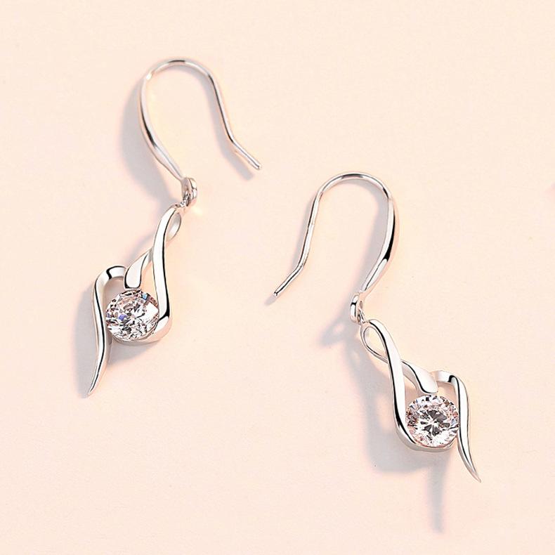 Haczyki na uszy i kolczyki Skrzydła Anioła dla kobiet, Japońskie i Koreańskie Proste i Modne Temperament Wszechstronne Haczyki na uszy Skrzydła