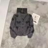 2025 Herbst/Winter Koreanischer Stil V-Ausschnitt Herz Pailletten Strick-Cardigan für Damen