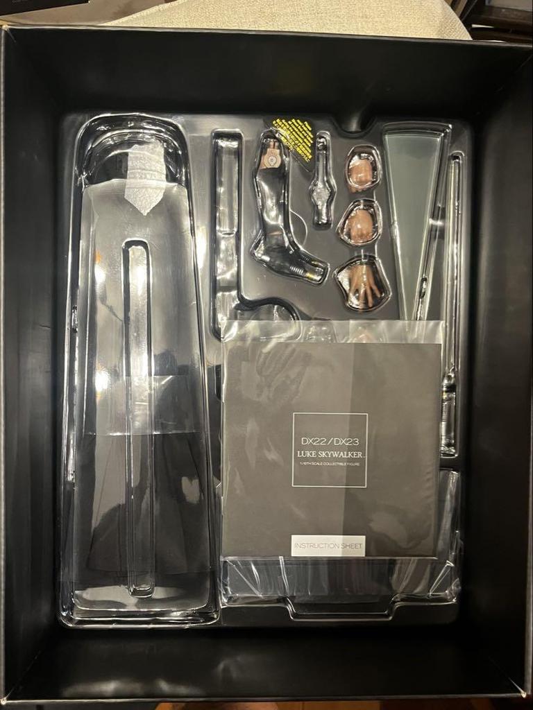 [USED] Hot Toys Star Wars Luke Skywalker Limited Edition Mandalorian S2