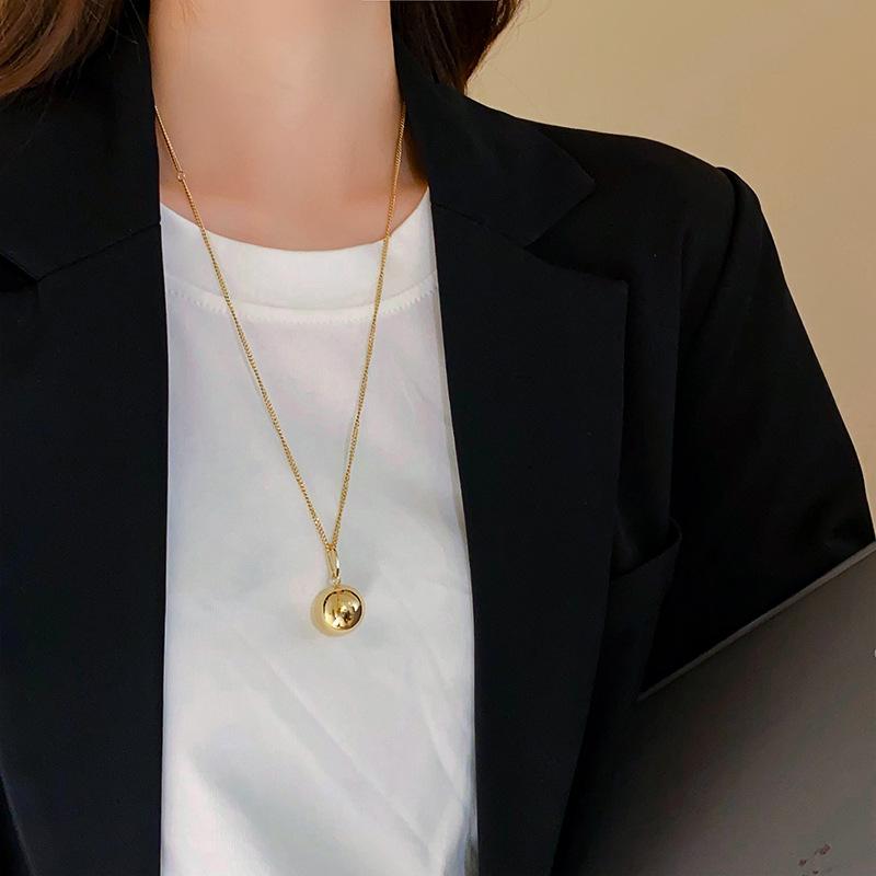 Fashionable Floral Geometric Necklace with a Light Luxury Style Sweater Chain and French Retro Accessories