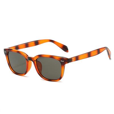 Nouveaux Lunettes de Soleil Carrées Rétro Écaille de Tortue pour Femmes Marque Couleur Gelée Rivet Design Tendance Décontracté Lunettes de Soleil pour Hommes Uv400