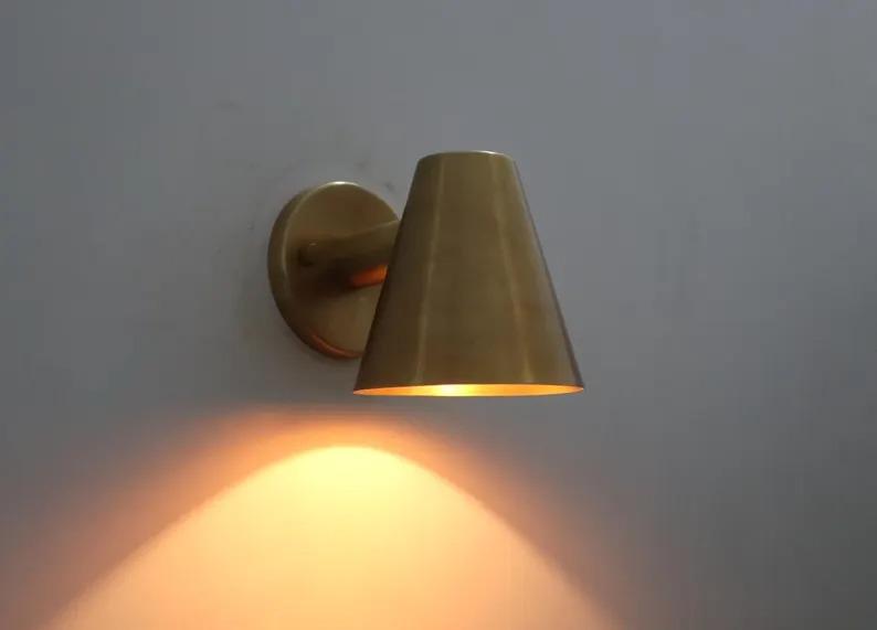 Elegant Brass Wall Lamp Timeless Decorative Lighting Fixture