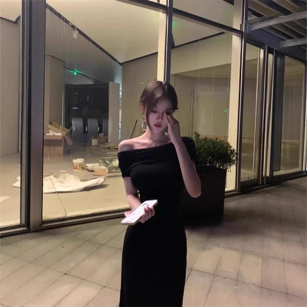 Sexy Royal Sister Wears a Black One-word Neck Dress, Women's Summer Temperament, Slim and Thin, Waist-pinched, Hip-wrapped Long Skirt