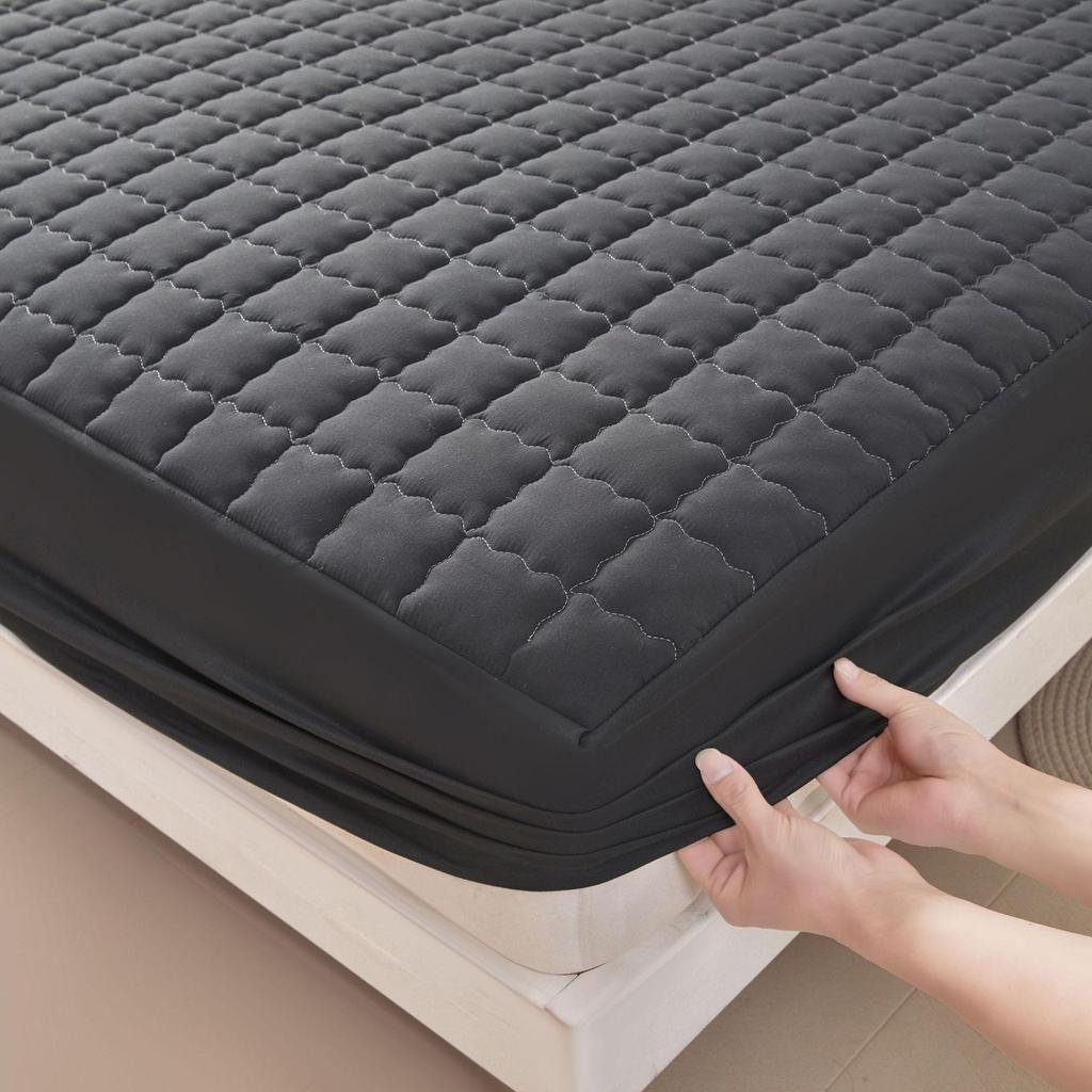 Waterproof Quilted Fitted Sheet: Urine-Proof Solid Color Mattress Protector