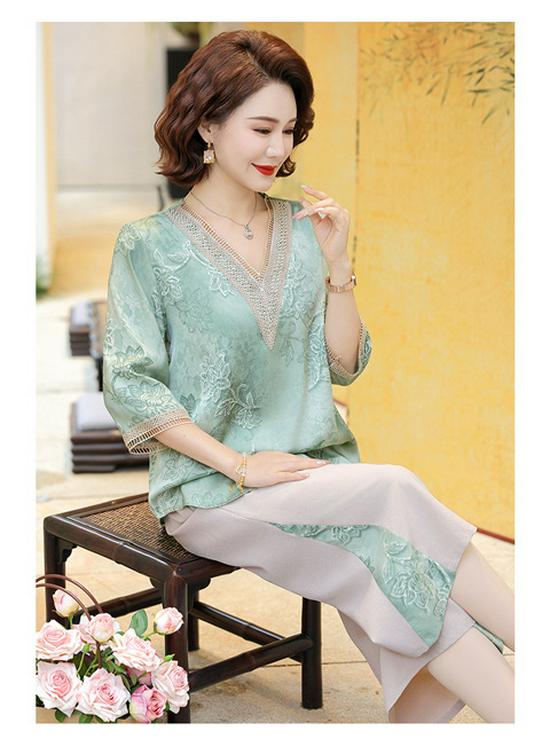 Elegant Summer Outfit: Stylish Short-Sleeve T-shirt & Pants Set for Middle-aged and Elderly Women, Plus Size Available