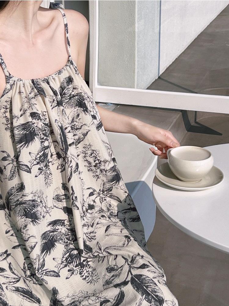 [Original quality water surface printing] Suspender dress women's summer vacation wind floral skirt children's texture