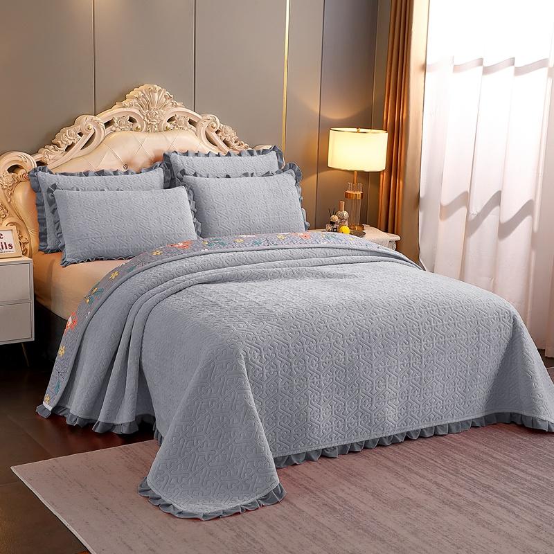 3pcs Set Winter Thick Velvet Bedspread Super Soft Flannel Quilting Bed Cover Non-slip Breathable Bedsheet with 2pcs pillowcase