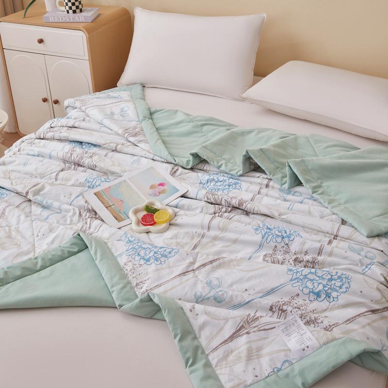 Linen Cotton Double-Layer Summer Quilt - Machine Washable, Cool, Ideal for Dorms.