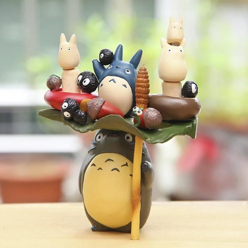 Totoro Impilabile Figure Carine Inclusi Piccolo Totoro Sprite della Polvere Bambola Carina Modello da Collezione Giocattolo Decorazione per la Casa Regalo per Fan Anime Compleanno dei Bambini